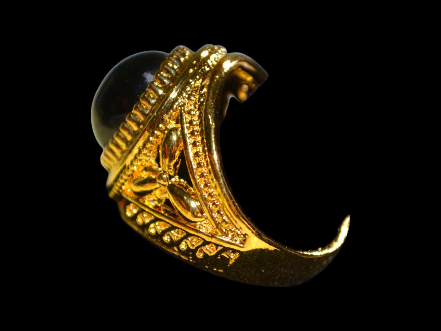 Dark Soul: Onyx Gold Ring