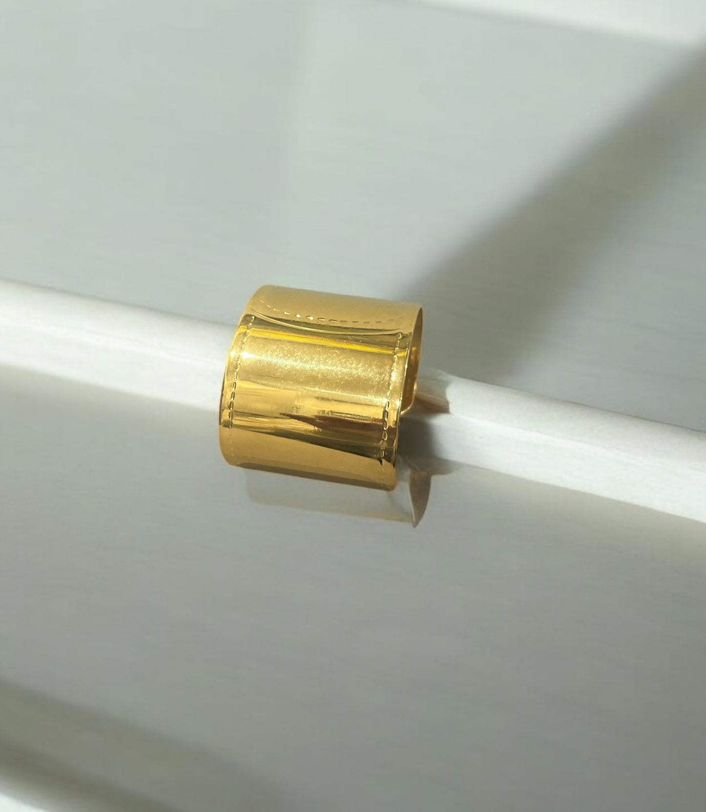 Gold Elegance-Thick Bracelet