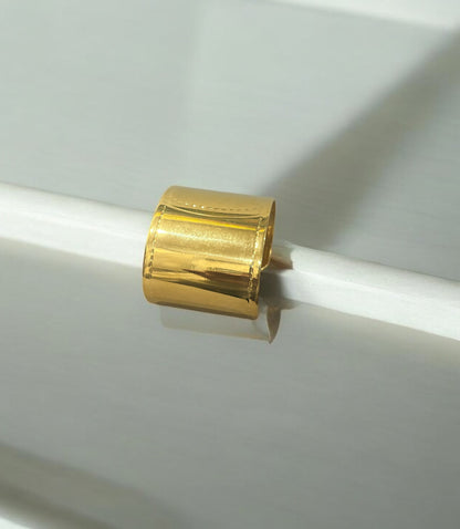 Gold Elegance-Thick Bracelet